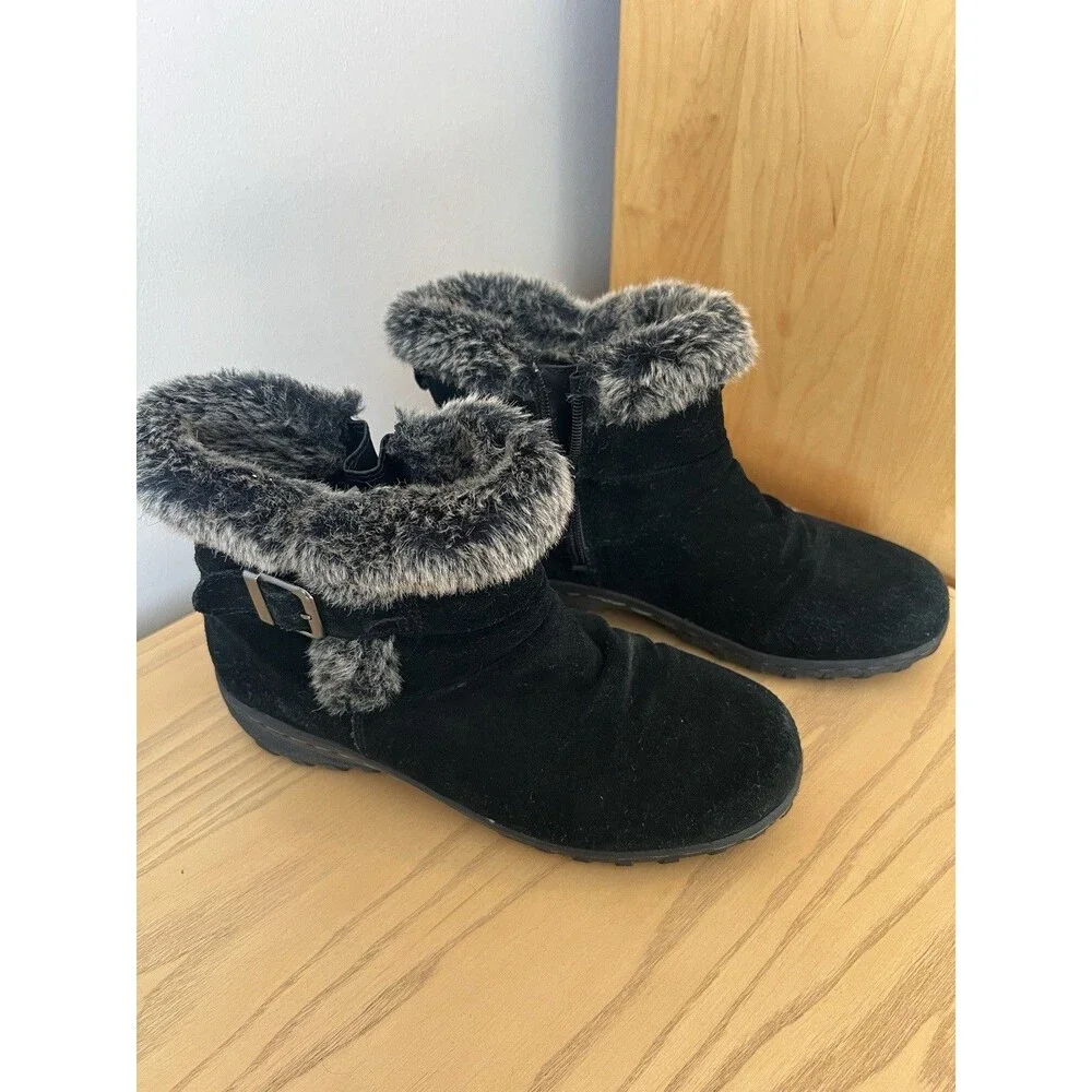 Khombu Women’s Black Suede Ankle Bootie Faux Fur Trim Buckle Zip US 7